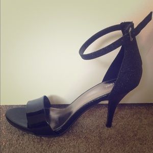 New Black Pumps